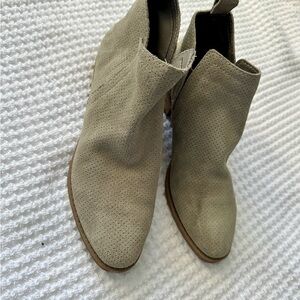 Dolce vita Taupe Suede Ankle Boots - size 6.5